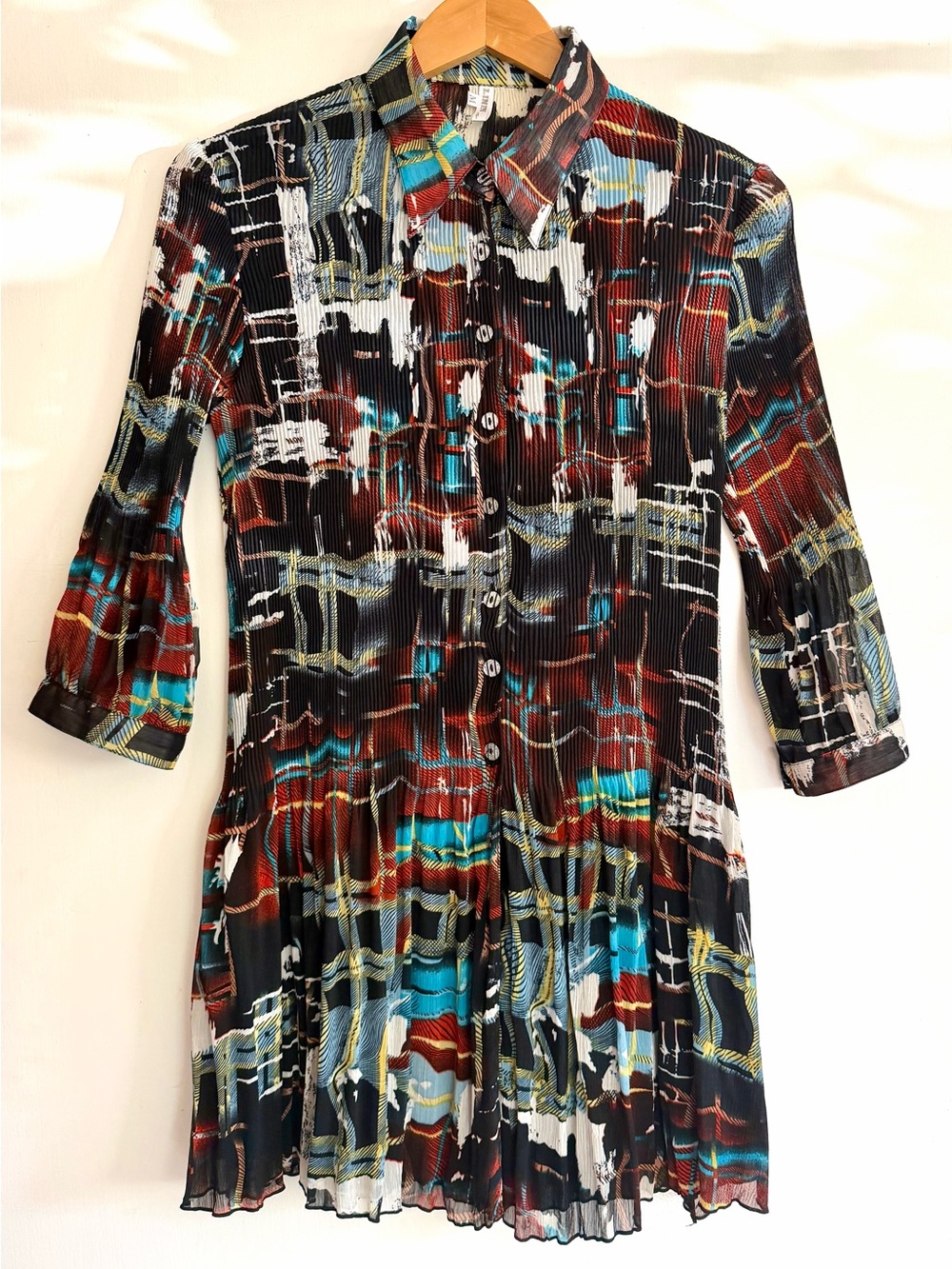 LINDI Abstract Pleated Button-Front Tunic in Black, Teal & Rust